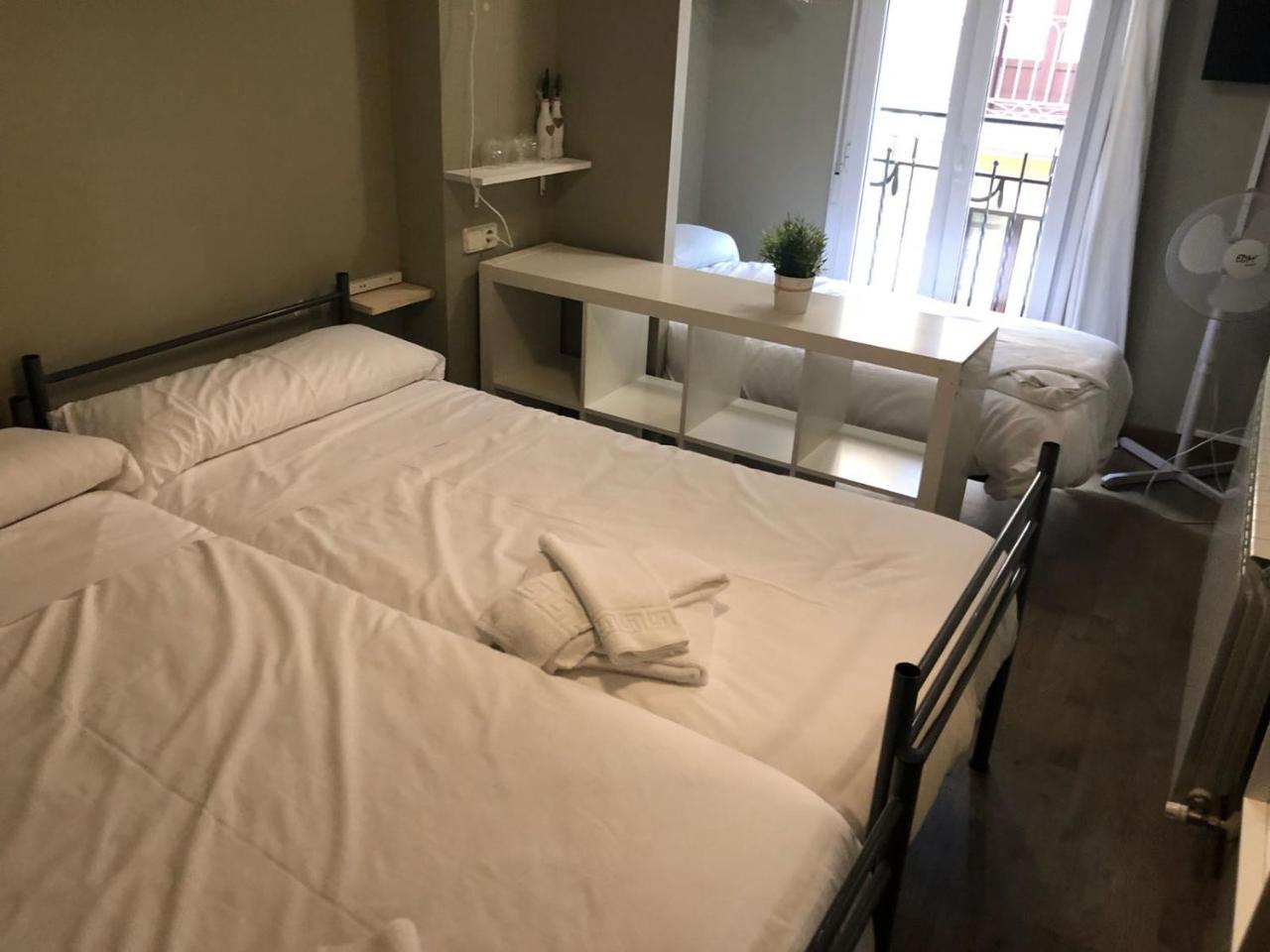 El Camino Urban Rooms ปัมโปลนา ภายนอก รูปภาพ
